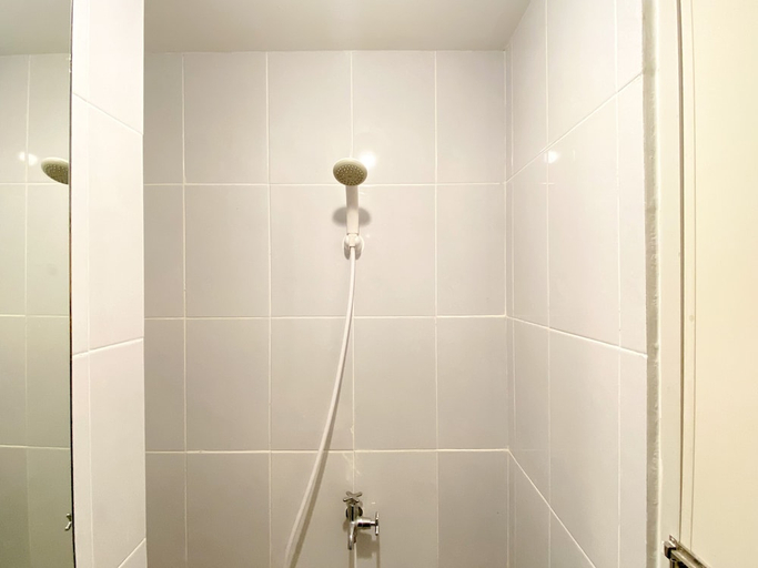 Bathroom 3, Good Choice And Nice Studio At Tokyo Riverside Pik 2 Apartment, Tangerang