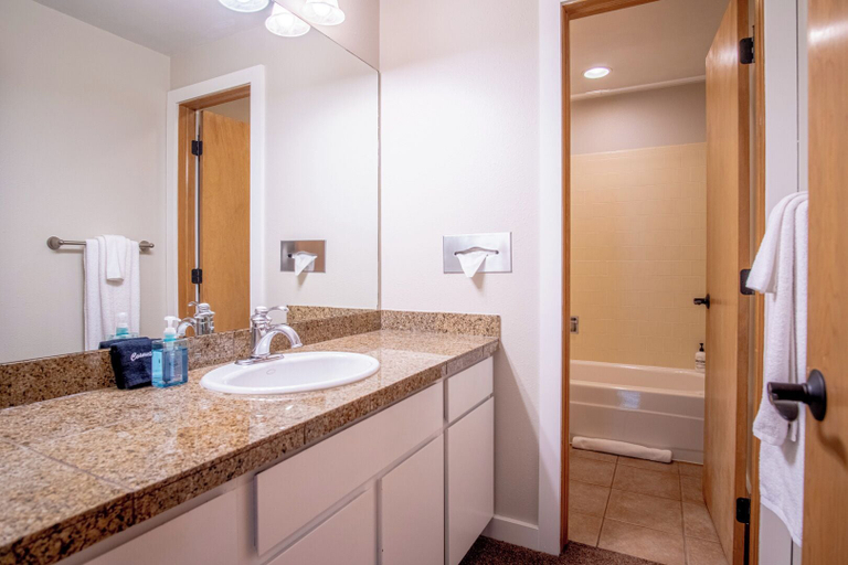 Bathroom 4, Creekside 1273 - Nr Ski + Sun Valley Rec Passes, Blaine