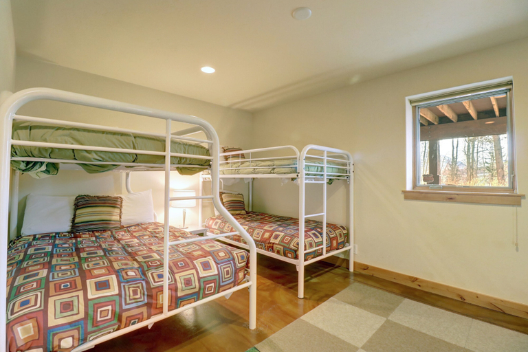 Room 4, 11 Stormwatch Circle 4br 3.5ba 4 Bedroom Home, Summit