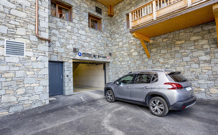 Property grounds 3, Apartment in Tignes With Spa & Pool, Savoie