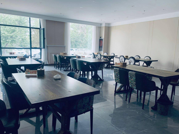 Food & Drinks 4, James Joyce Coffetel Aletai Lanwan Food City, Altay