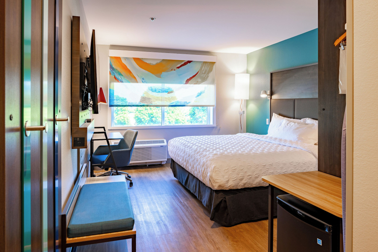 Bedroom 3, Tru By Hilton Kalamazoo, Kalamazoo