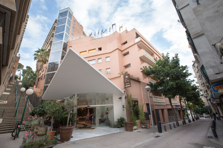 Exterior & Views 1, Alba Seleqtta Hotel Spa Resort, Girona
