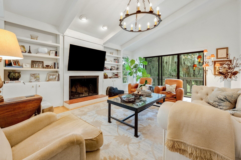 Living area 3, Sunny Pointe 4 Bedroom Home, Georgetown