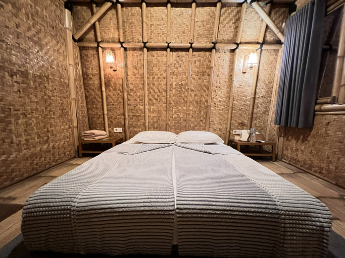 C Family Hotel Room Type - Cabin Saung Double