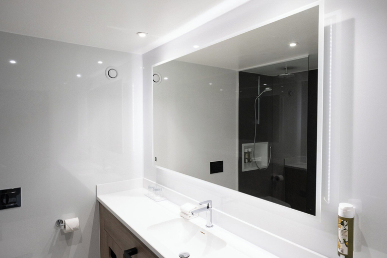 Bathroom 5, Sandman Signature Sheffield Quays Hotel, Sheffield