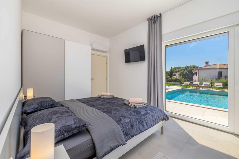 Room 4, Villa Fuska With Private Pool, Krk