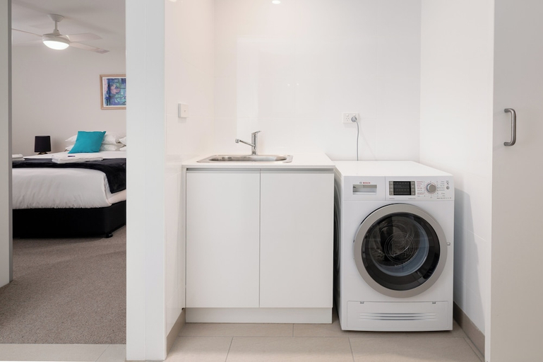 Bathroom 4, Hamilton Executive Apartments, Newcastle - Throsby
