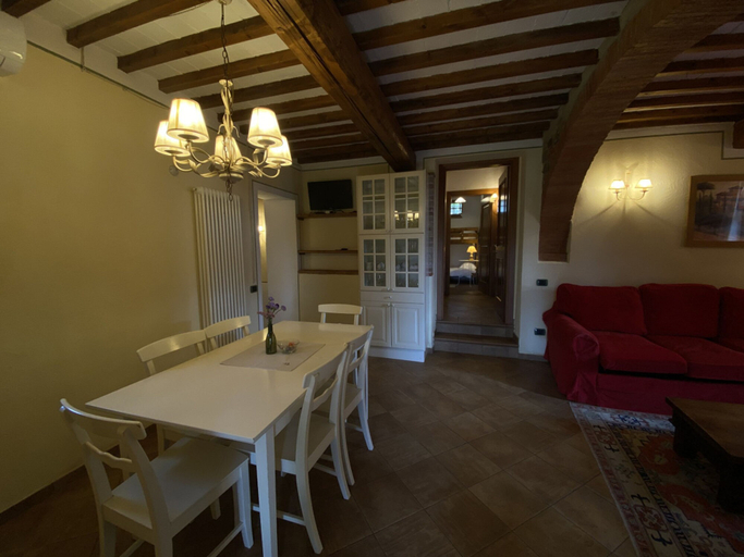 Room 5, Agriturismo Borgo Sette Tigli Apt 4, Siena