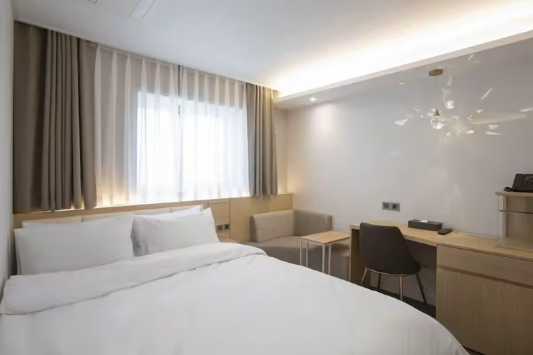 Bedroom 3, Busan Lounge 26 Hotel, Jung