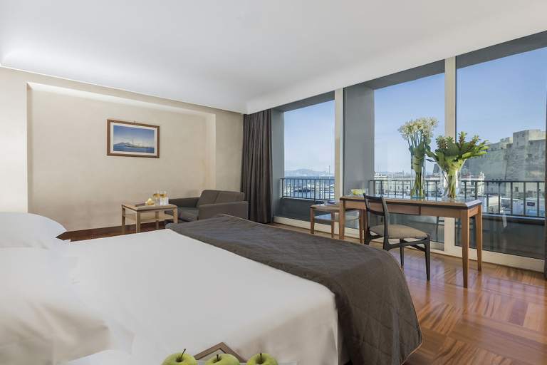 Bedroom 3, Royal Continental Hotel Naples, Napoli
