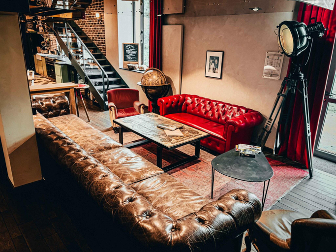 Public Area 2, Le Magic Hall, Ille-et-Vilaine