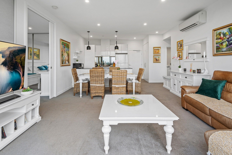 Dining 2, A Taste of Paradise in Inner City Suburbia, Melbourne