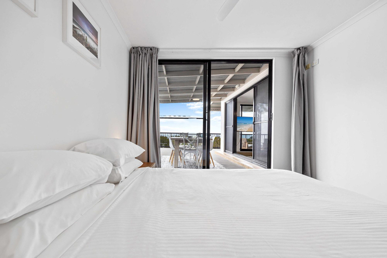 Bedroom 2, Beachside 3-Bed with BBQ, Pool, Gym & Tennis Court, Maroochy - Coastal North