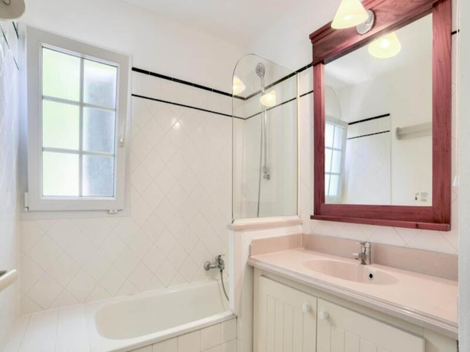 Bathroom 3, The houses of Moliets, Landes