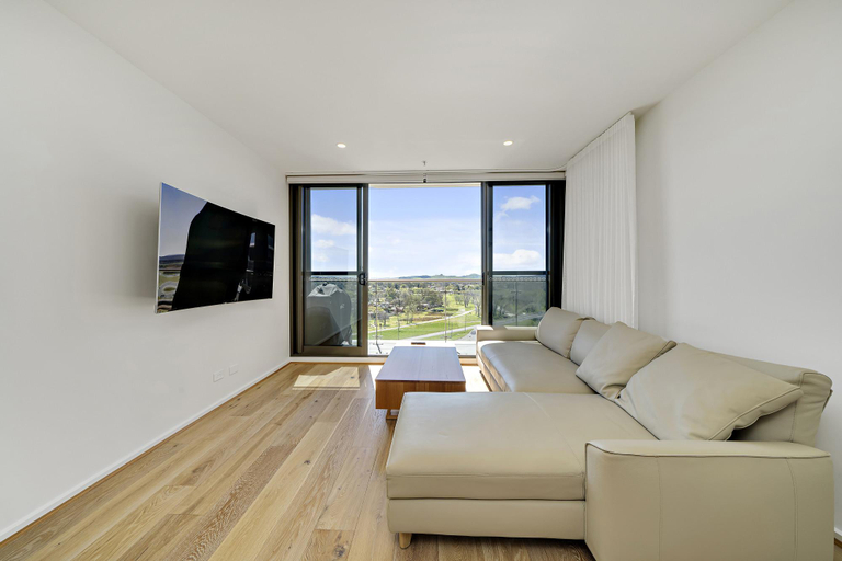 Bedroom 3, Modern 1-Bed Apartment With Parking, Pool and Gym, Canberra