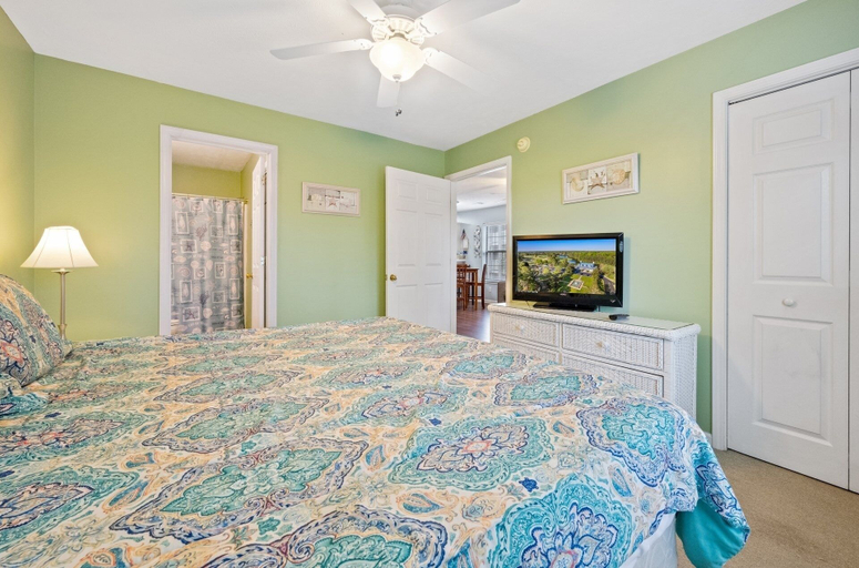 Room 5, 53c Tee To Sea 2 Bedroom Condo, Georgetown