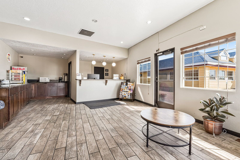 Others 5, Super 8 by Wyndham Ontario, Malheur
