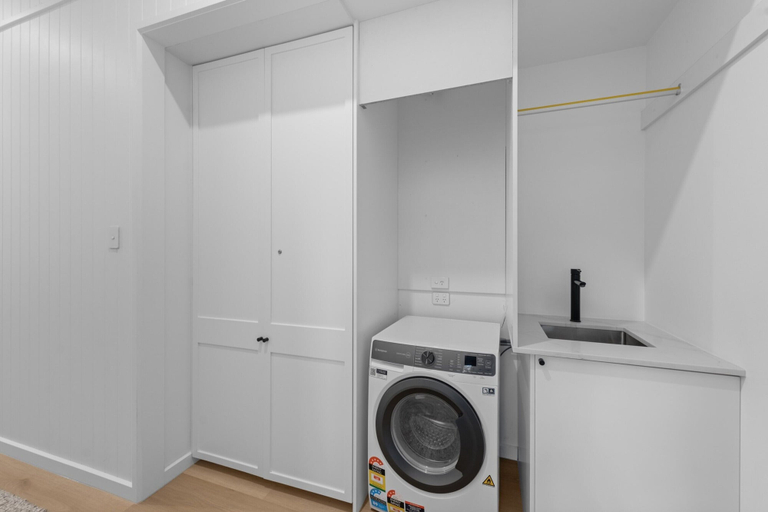 Interior 3, Family-friendly 3-bed Apartment in New Farm, New Farm