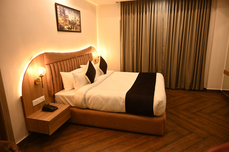 Room 4, The Regal Crown By Ritya Hotels, Faizabad