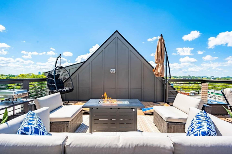 Exterior 5, 10 Min to DT - Rooftop Garage Firepit W D, Davidson