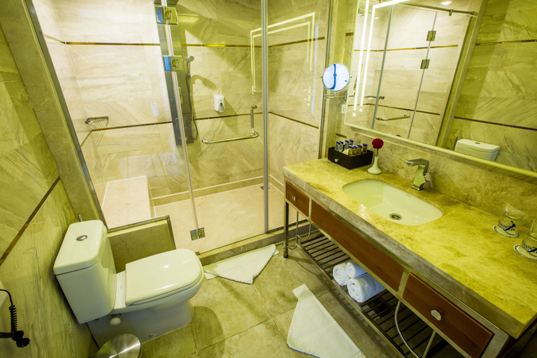 Bathroom 4, Pickalbatros Royal Moderna Sharm & Aqua Park - All inclusive, Sharm el-Sheikh