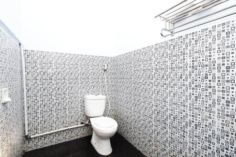 Bathroom 2, Griya Sakura Syariah near UMS, Solo