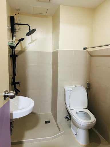 Bathroom 3, Affordable Condo at Dyshas Home, Davao City