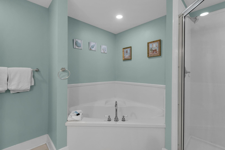 Bathroom 4, Waterscape 425-a, Okaloosa