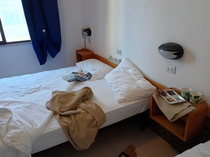 Bedroom 4, Hotel new arpa, Rimini