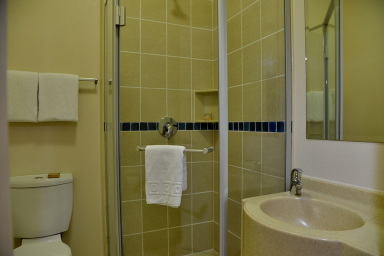 Bathroom 5, Road Lodge Umhlanga Ridge, eThekwini