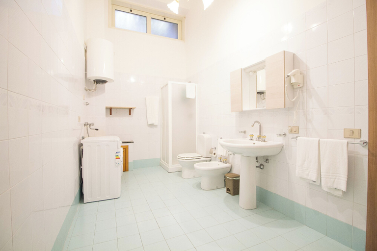Bathroom 5, Etna Villa Alba Chiara, Catania