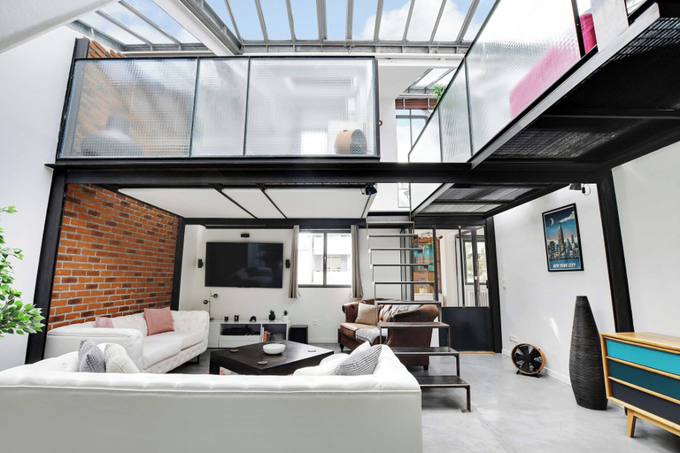 Living area 3, Chic & Spacious Loft 3br/6p Paris Center, Paris