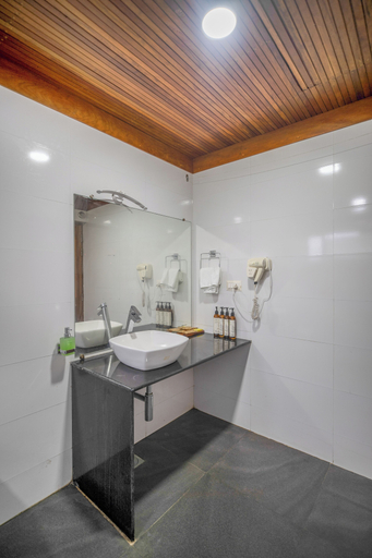 Bathroom 4, Rainforest Resort, South Andaman