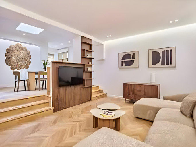 2, 2BR with AC • Canal Saint-Martin, Paris
