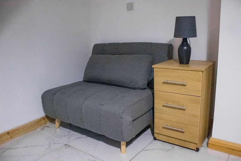 Living room 2, Spacious & Comfortable 2-bedroom Home, Swansea