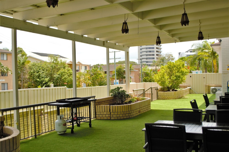 Food & Drinks, Gold Coast Inn, Gold Coast