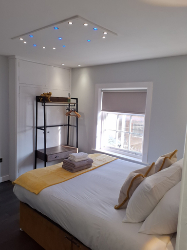Room 4, Casa de Niveles in Weymouth, Dorset