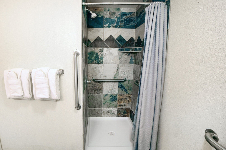 Bathroom 2, Fawn Valley Inn: 104 Condo, Larimer