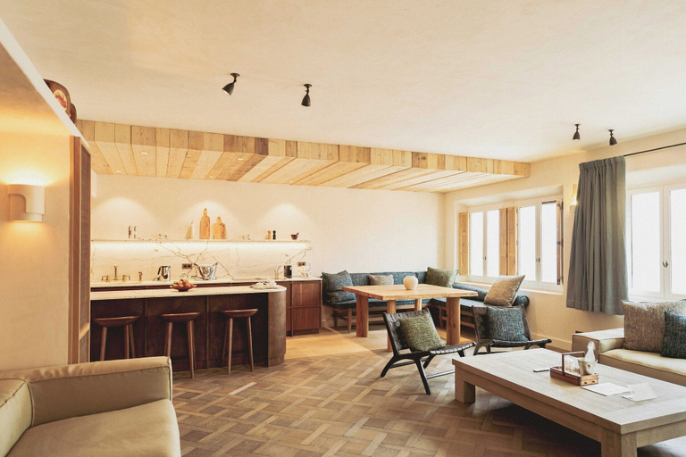 Living area 2, A/C Apt 1br/4p - 2min to La Ponche Beach/st-tropez, Var