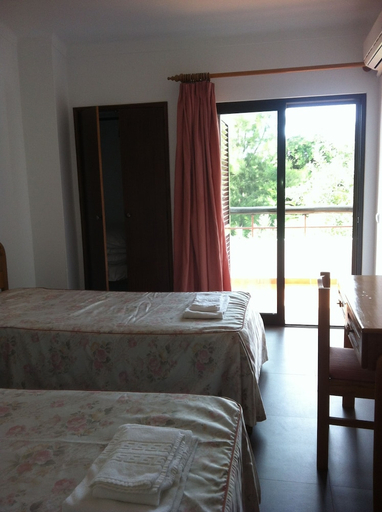 Bedroom 2, Turiquintas Holiday Village, Lagoa