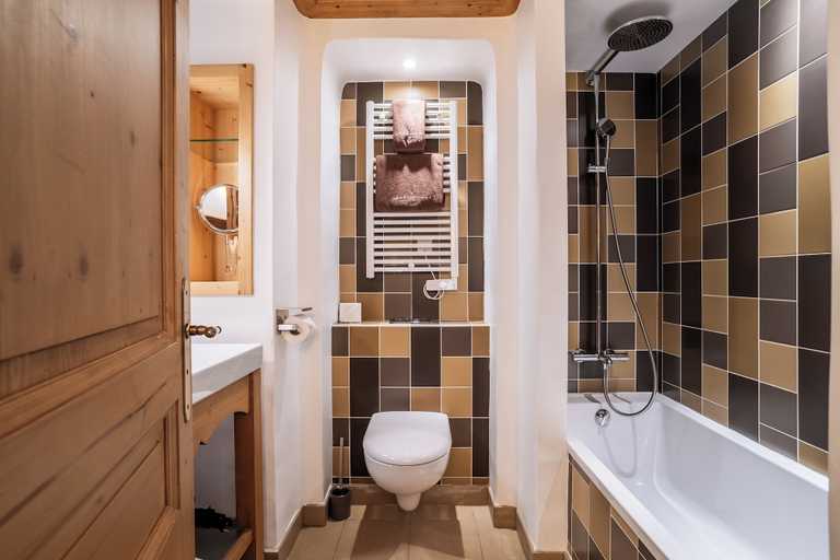 Bathroom 4, La Maison Les Peupliers, Savoie