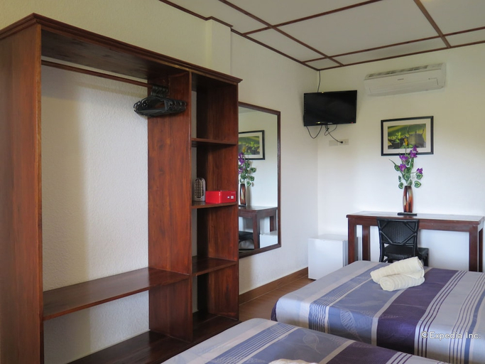 Bedroom 3, Bohol Sunside Resort, Panglao