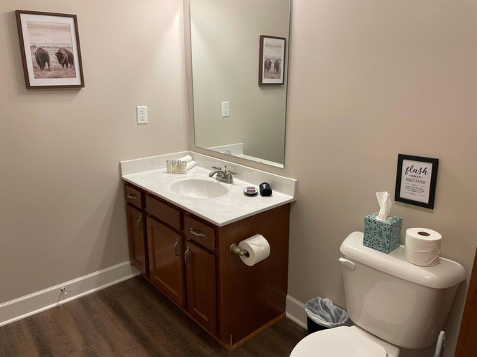 Room 2, Peaceful Polaris Penthouse 2BR W D Balcony, Delaware