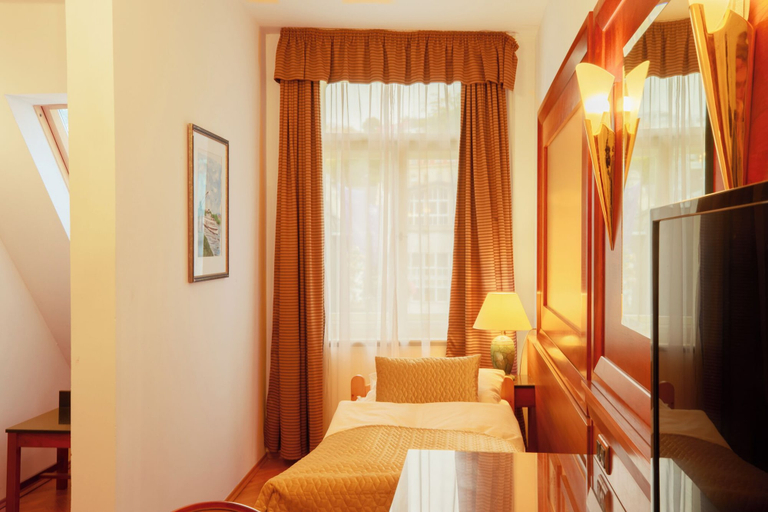 Bedroom 2, Hotel Golden Lamb, Karlovy Vary