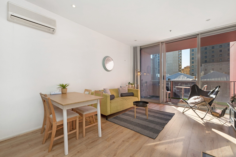 Living room 5, Chic Apartment in Heart of Adelaide, Adelaide