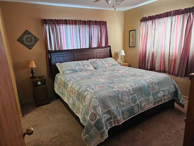 Room 3, Seashell Memories 2 Bedroom Home by RedAwning, Aransas