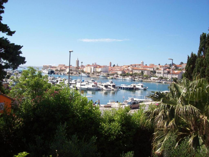 5, Apartment with shared garden in Banjol, Lopar/Supetarska Draga
