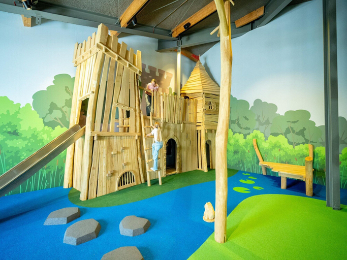 Children's area, Restyled Villa with 4 Bathrooms & Sauna near River Moselle, Cochem-Zell
