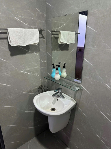 Bathroom, Hoang Gia LB Hotel by Bay Luxury, Long Biên